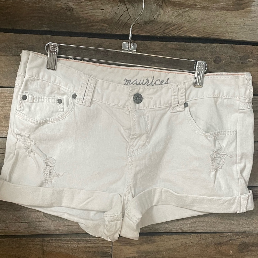 Maurice’s White Distressed Embellished Denim Cutoff Shorts Size 15/16 Juniors